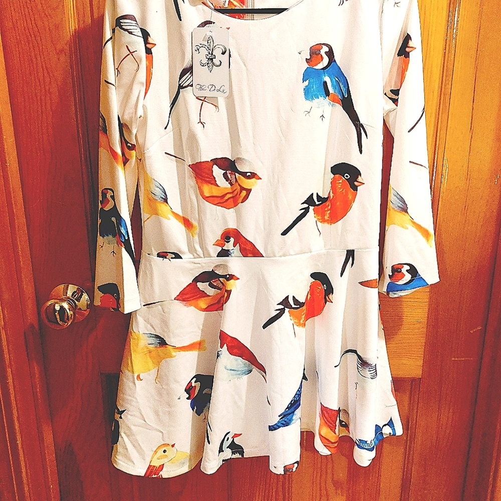 A blouse long has 3/4 sleeve